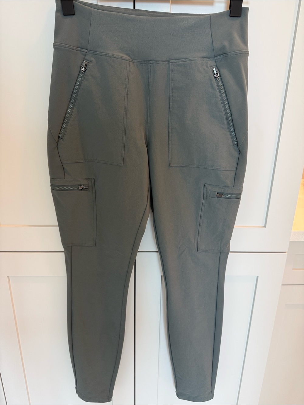 Athleta Slim Cargo Leggings in Slate Gray
